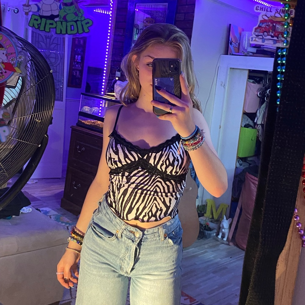 tank top - Picture 3 of 4